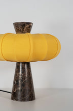 Andorra Tischleuchte 2.0 | Emperador Brown Marmor, Cadmium Yellow Baumwollschirm